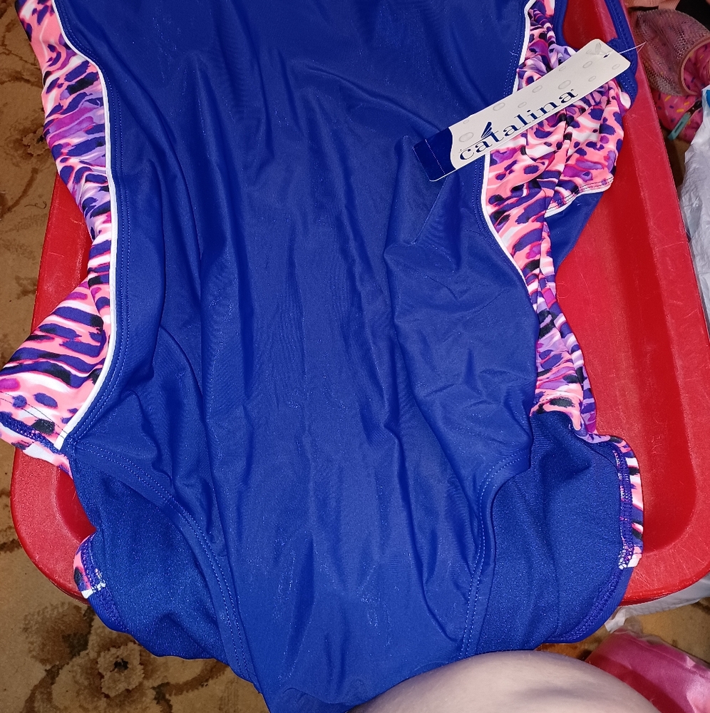 Size 3x with tags never worn